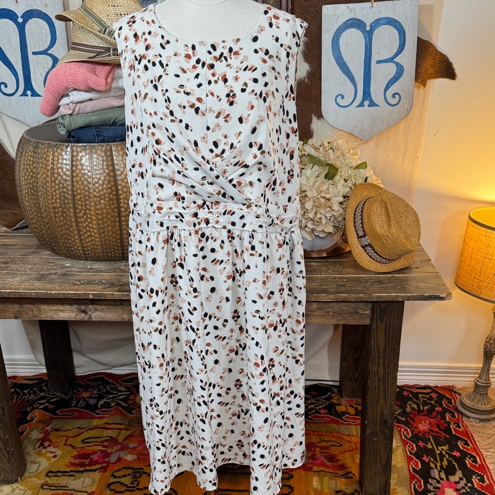 BloomChic White and Brown Patterned Midi Dress